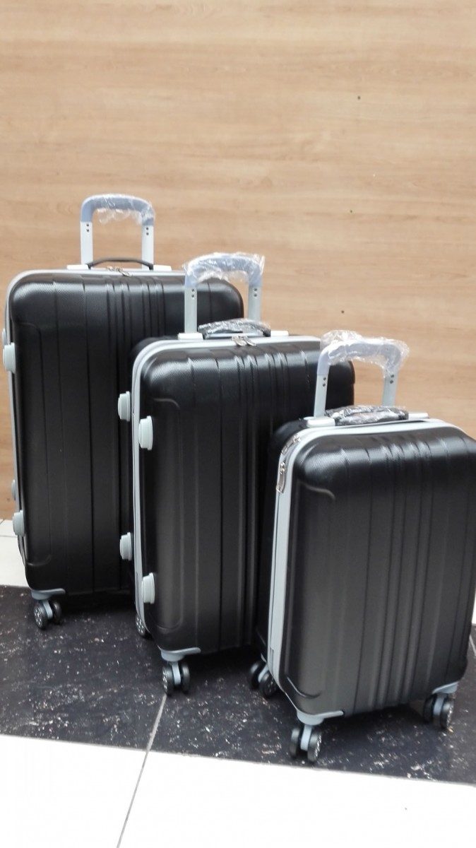Travel lugage -HangPing 4 spinners wheel, 3piece code.9820. R1350. black